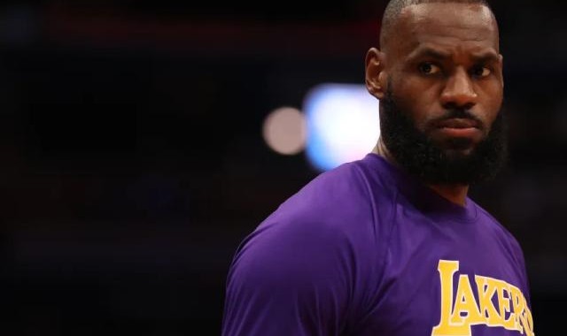 开云体育入口-佩林卡希望詹皇在湖人退役 哈姆计划让浓眉多进攻