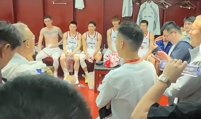 开云体育下载-财大气粗！上海高层：代表俱乐部再次郑重承诺 夺冠奖金一分不少