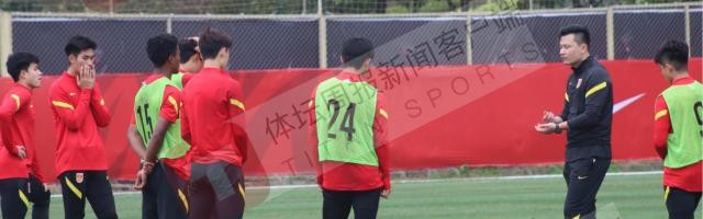 07精英队11日过招U17国少 “大哥”不想只当陪练