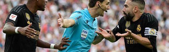 开云体育下载-安切洛蒂穆里尼奥化？西甲裁判是世界最差或最佳？