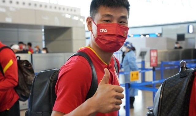 傅亚雨：足协冤大头？国足没戏了？