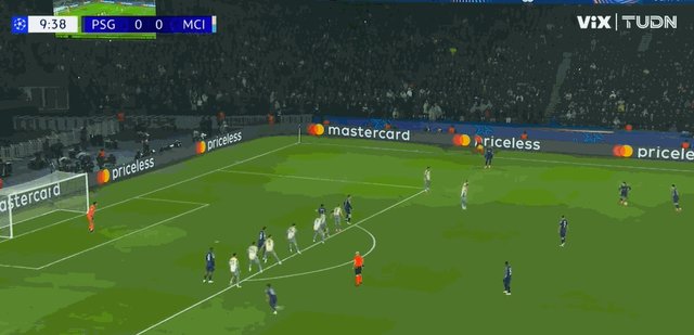 1737587302925098266.gif 若昂·内维斯.gif